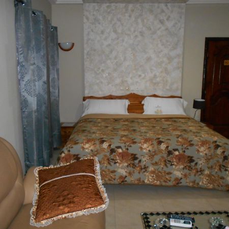 Agla Hotel 洛美 外观 照片