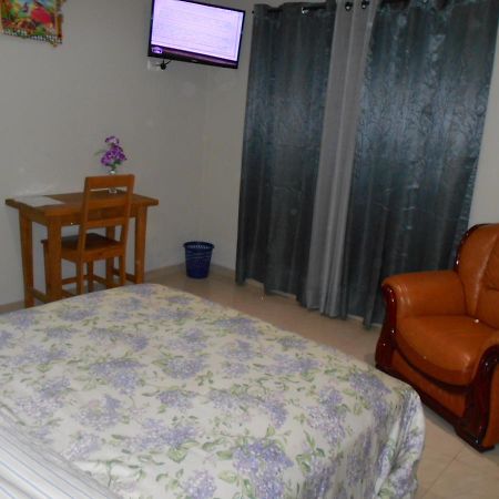 Agla Hotel 洛美 外观 照片