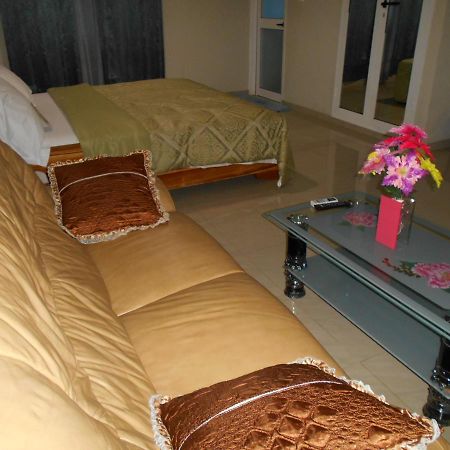 Agla Hotel 洛美 外观 照片