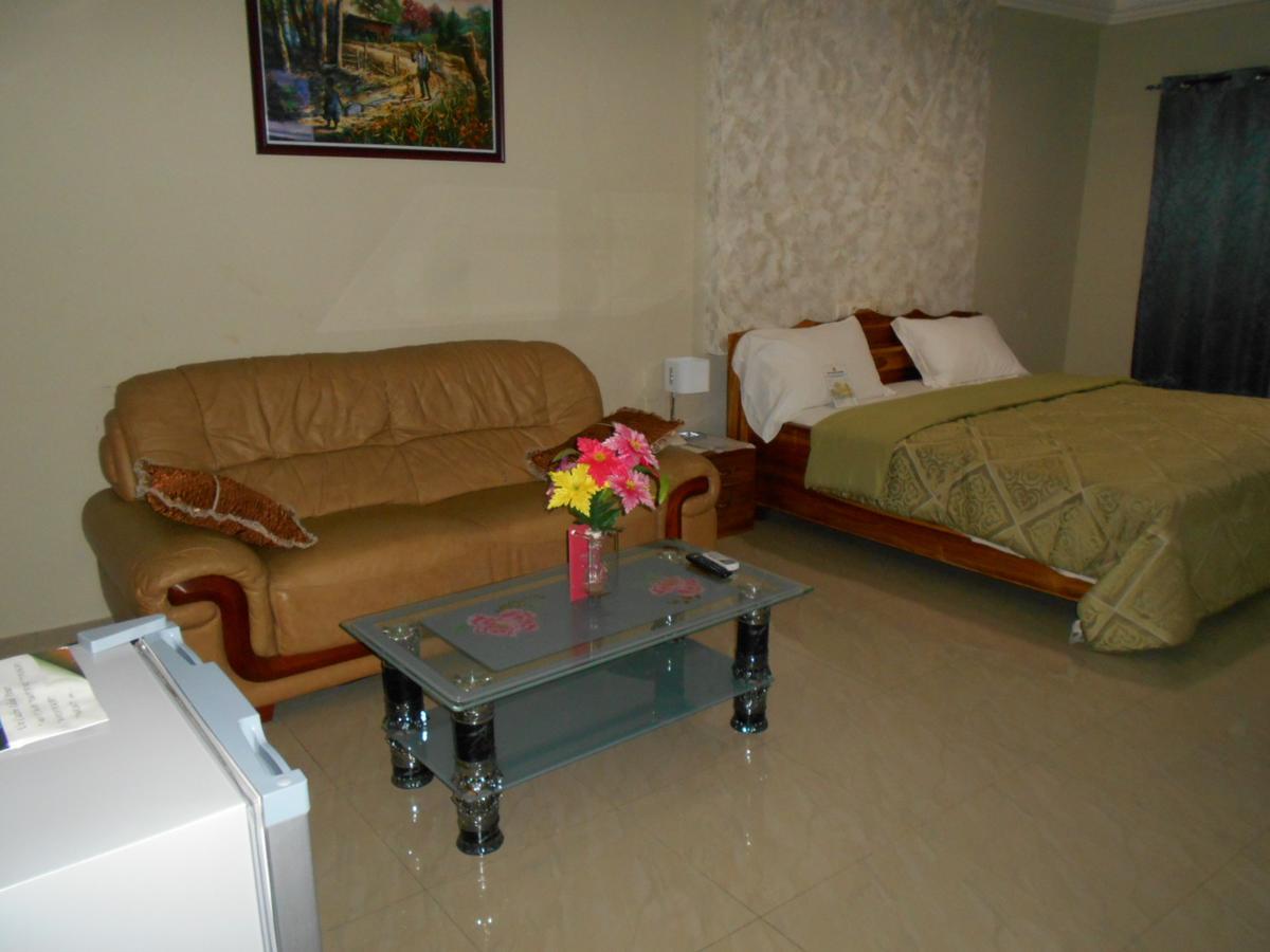 Agla Hotel 洛美 外观 照片