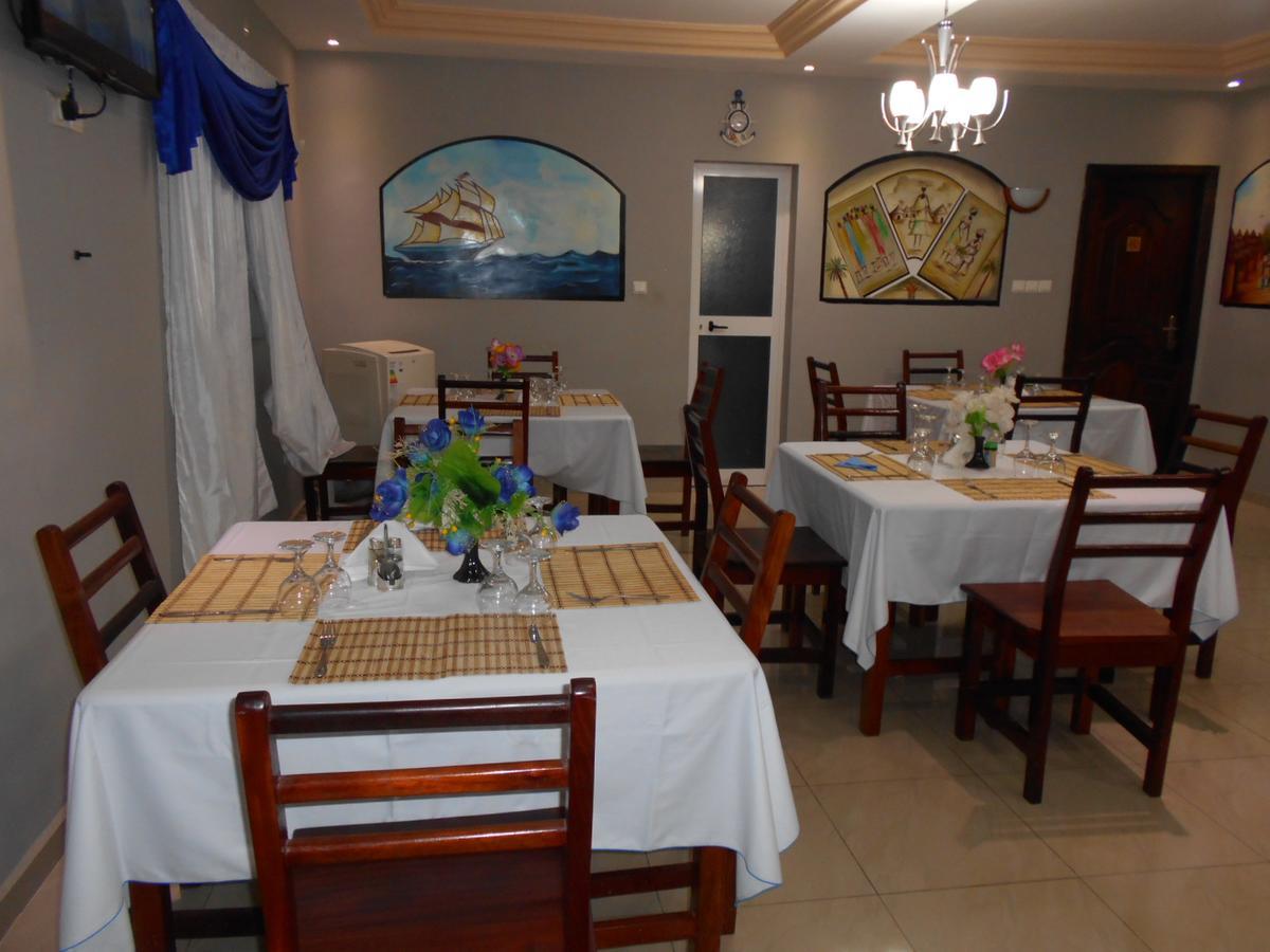 Agla Hotel 洛美 外观 照片