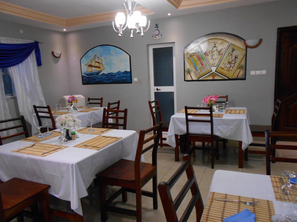 Agla Hotel 洛美 外观 照片