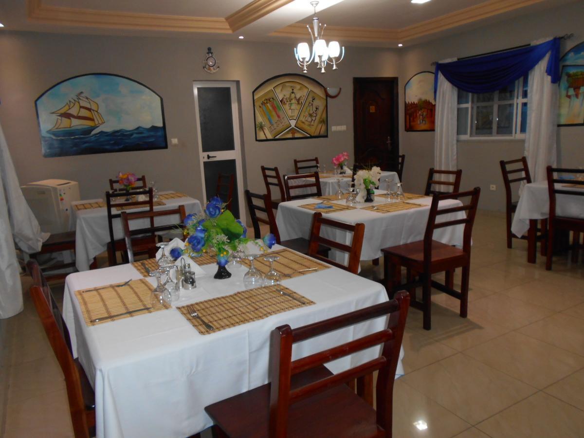 Agla Hotel 洛美 外观 照片